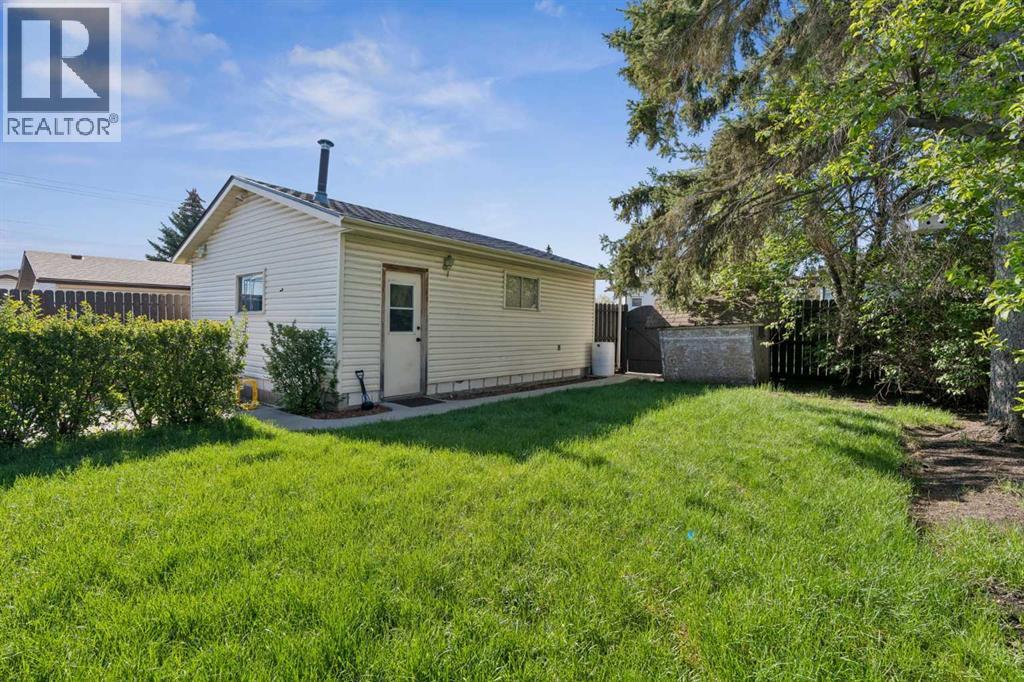 6751 34 Avenue NE - 34