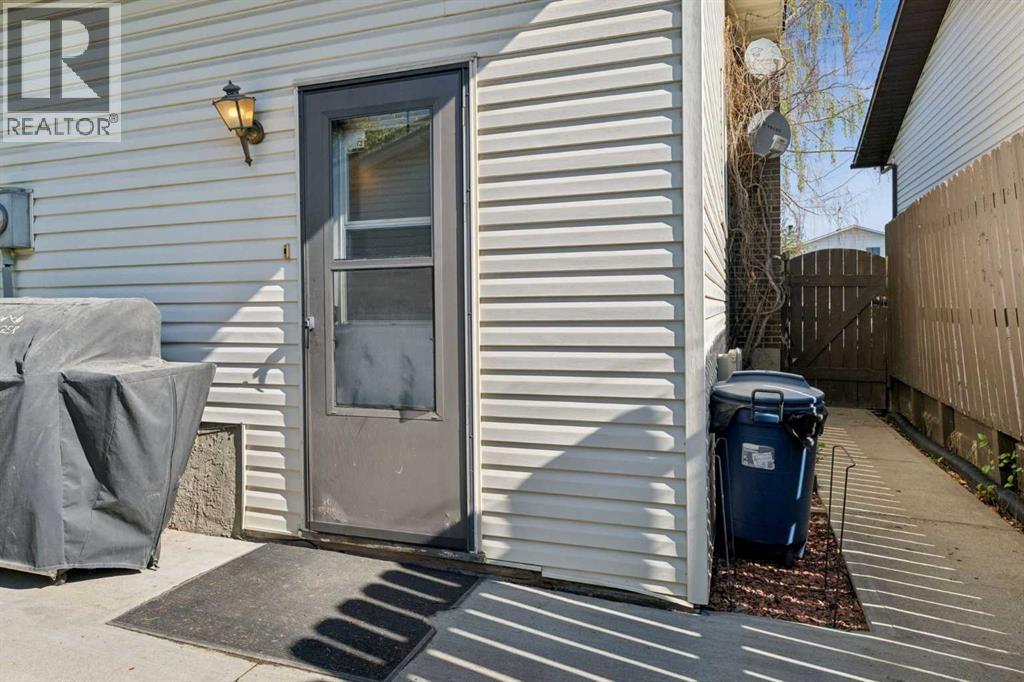 6751 34 Avenue NE - 36