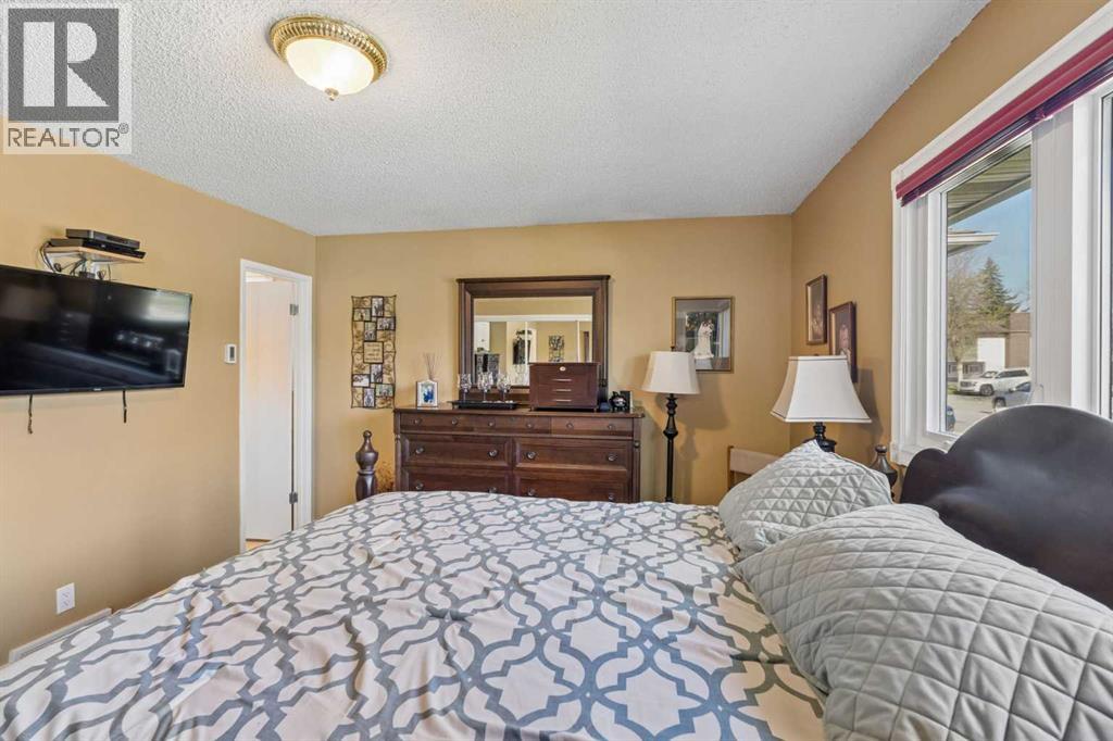 6751 34 Avenue NE - 19