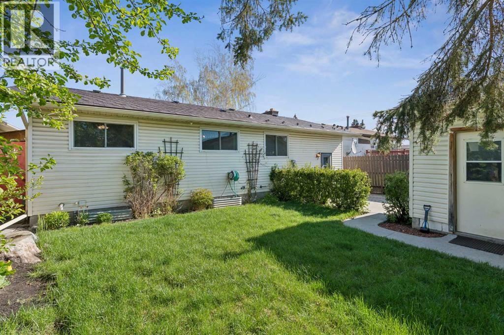 6751 34 Avenue NE - 33