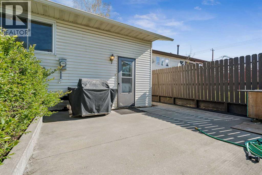 6751 34 Avenue NE - 31