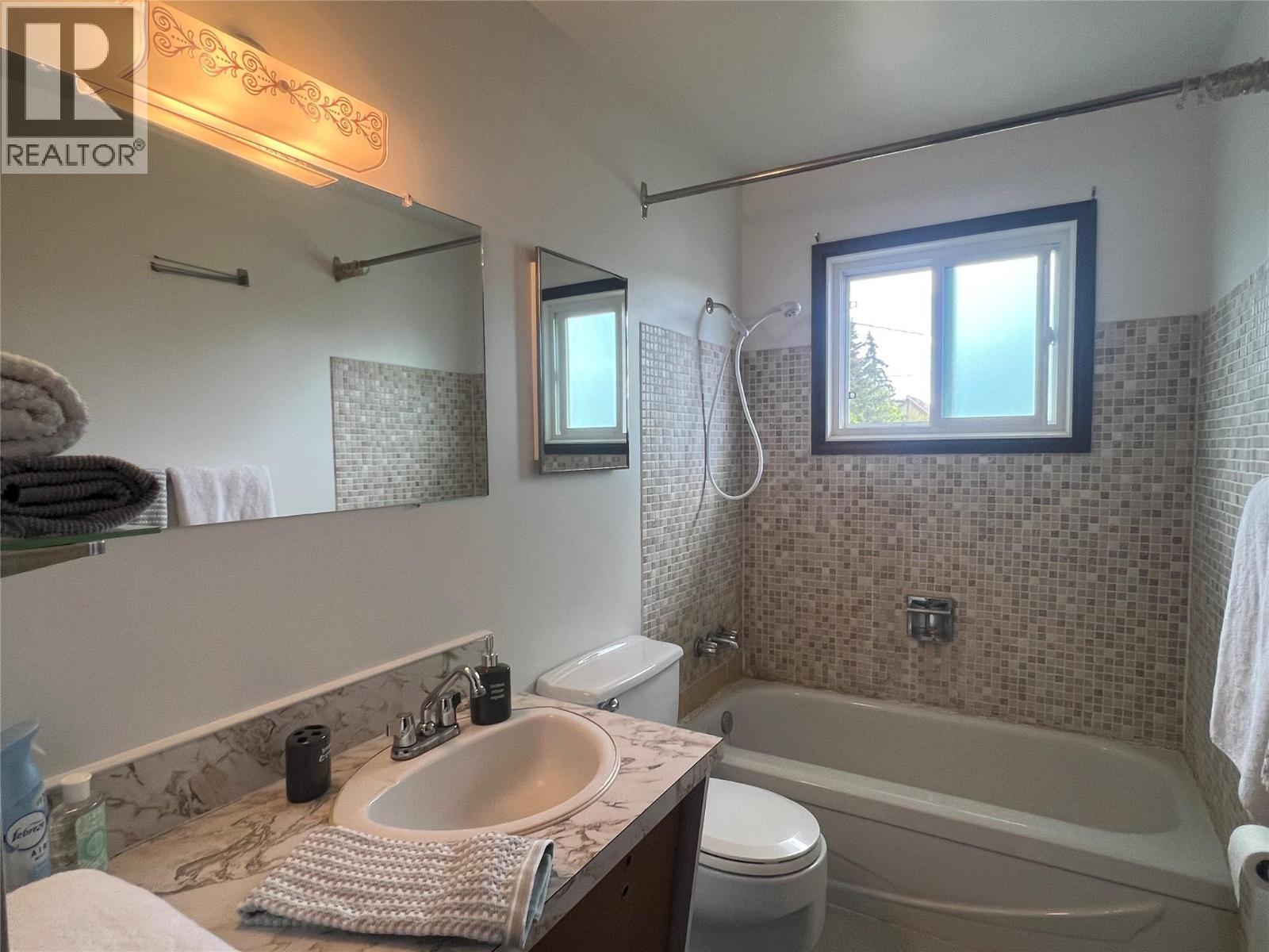 1029 118 Avenue - 9