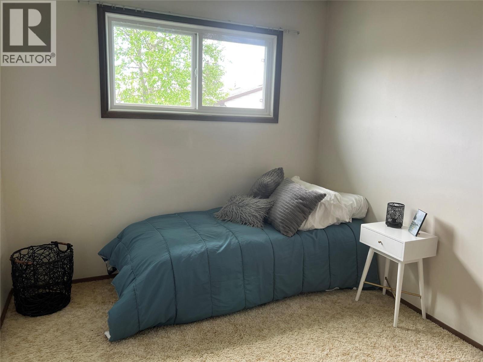 1029 118 Avenue - 10