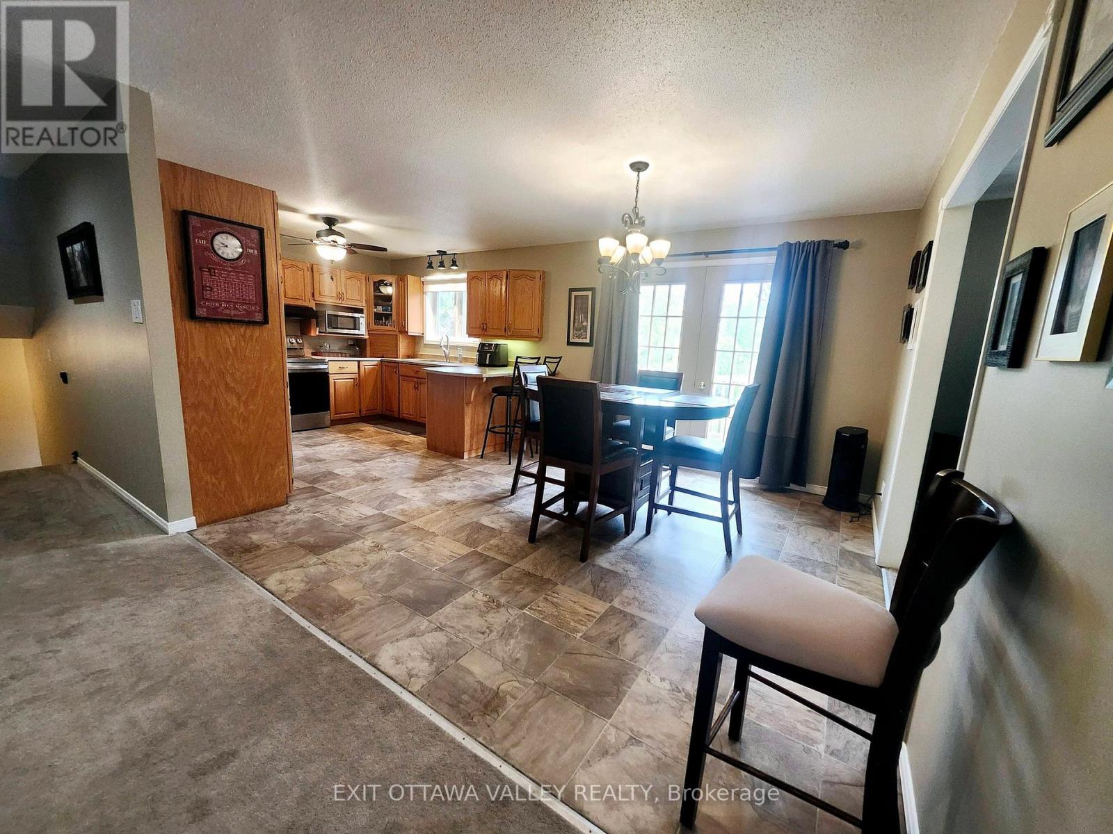 2943 B LINE ROAD - 12