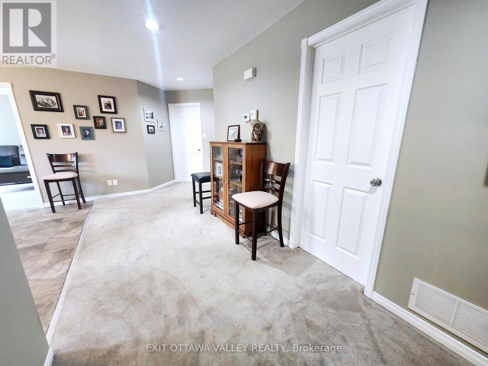 2943 B LINE ROAD - 22