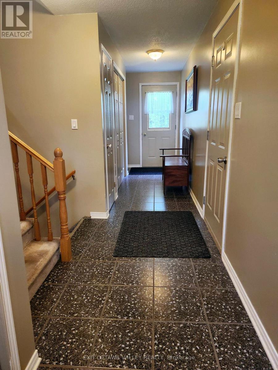 2943 B LINE ROAD - 24