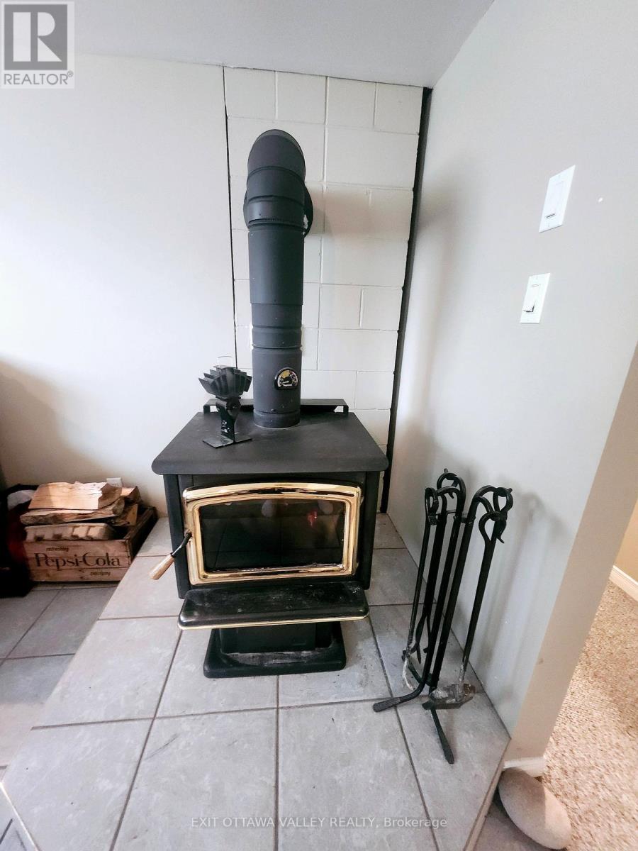 2943 B LINE ROAD - 30