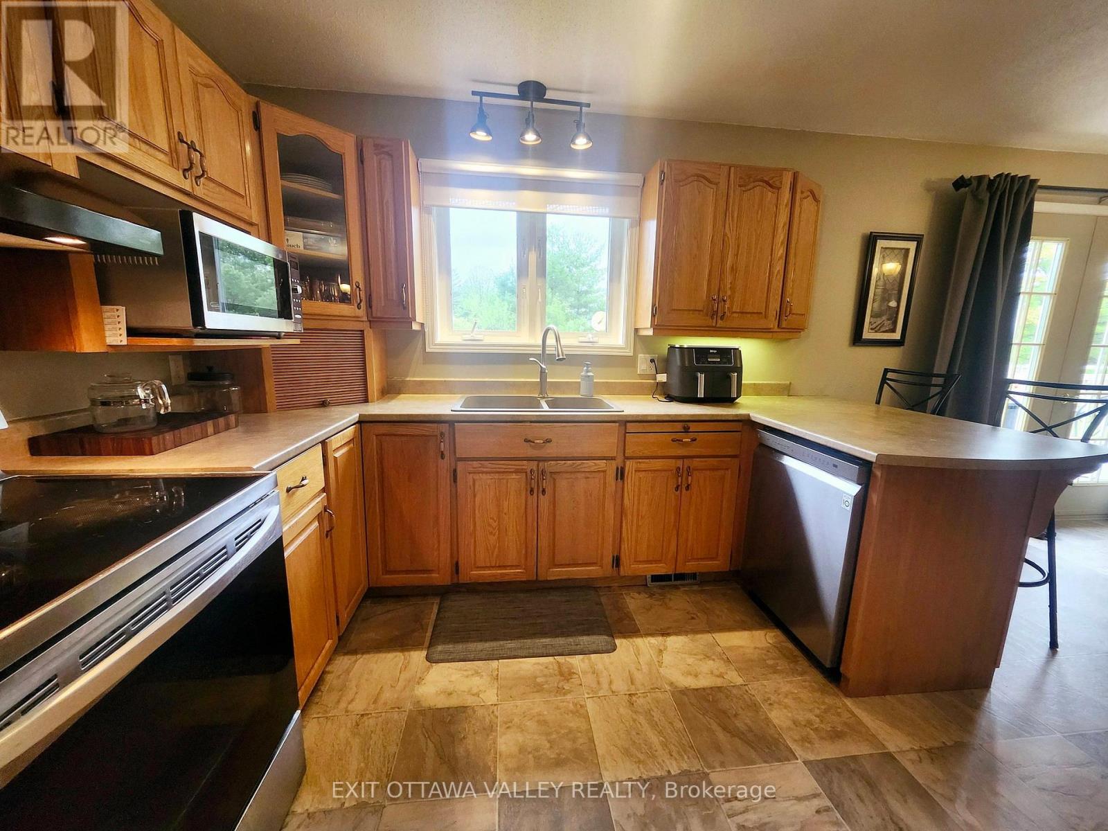 2943 B LINE ROAD - 7