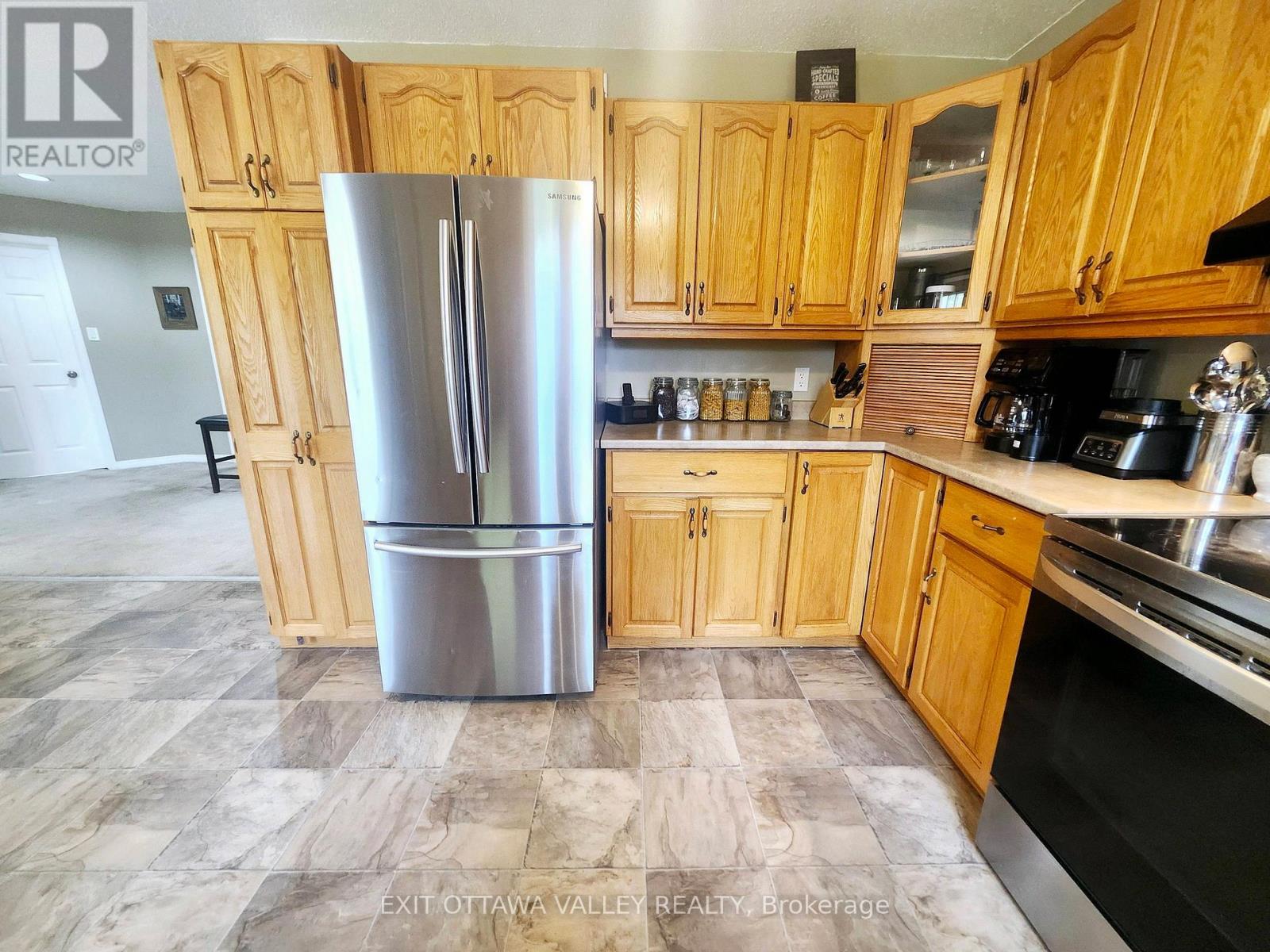 2943 B LINE ROAD - 9