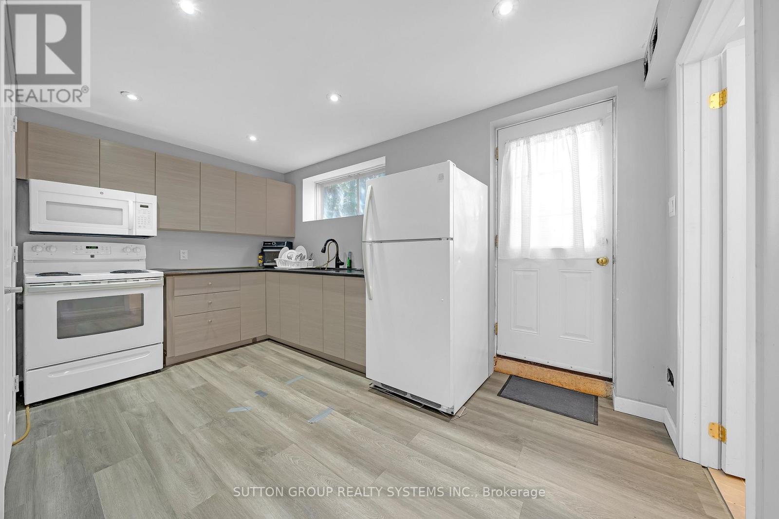 134 SUSSEX STREET - 21