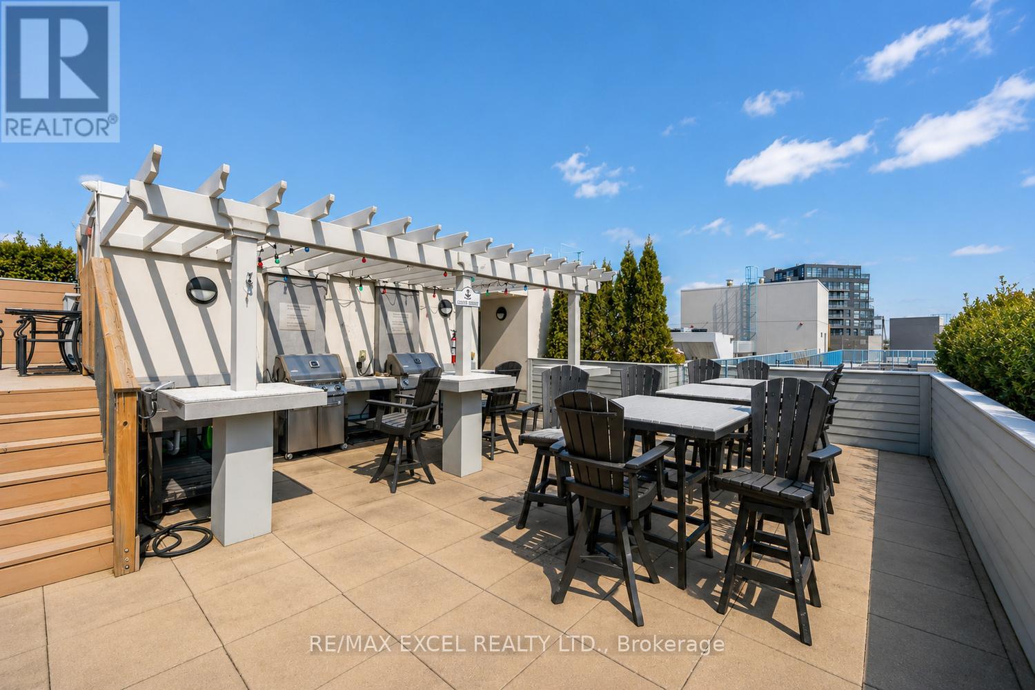 #916 340 WATSON STREET W - 18