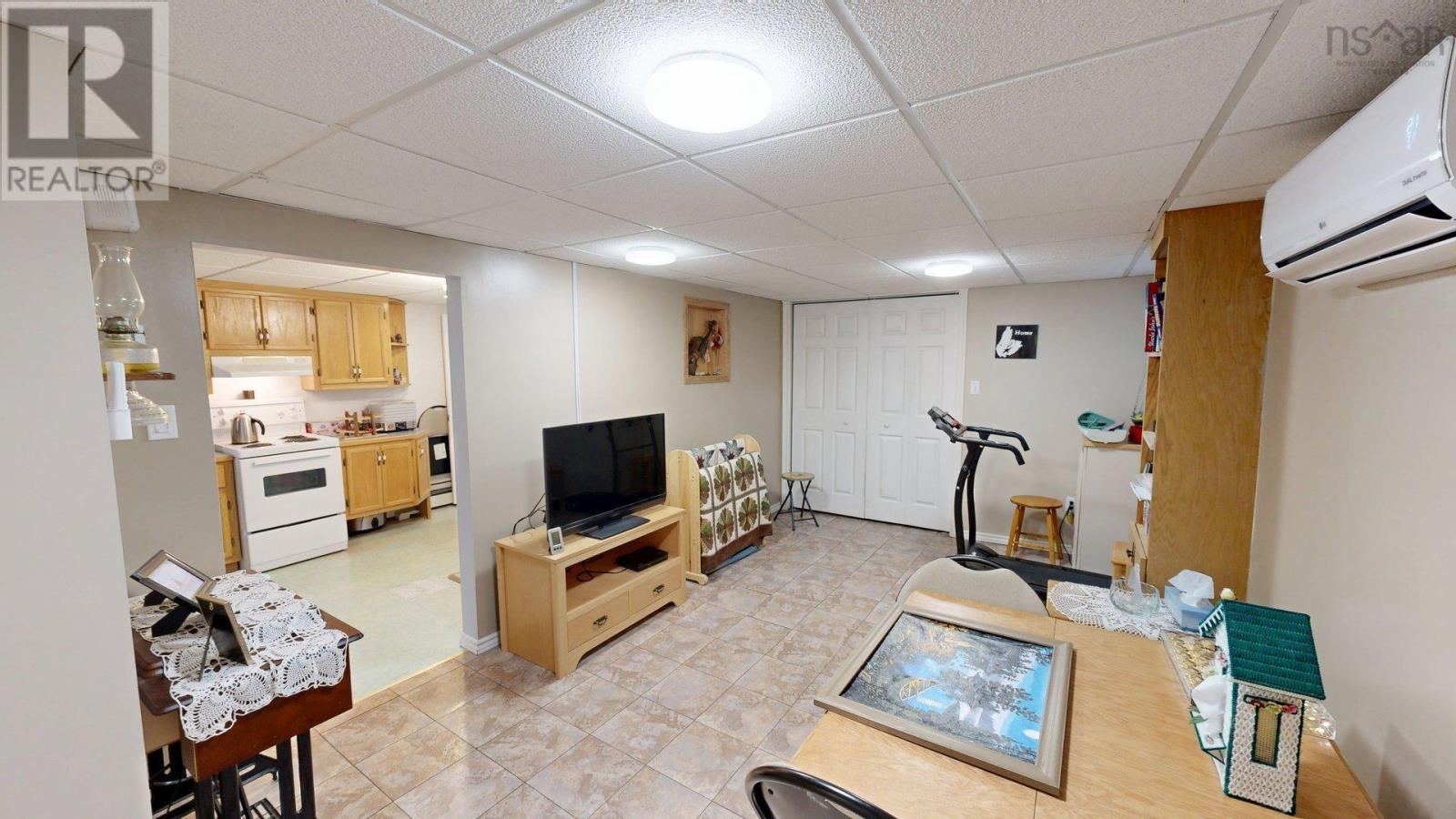 3095 MacLeod Avenue - 16
