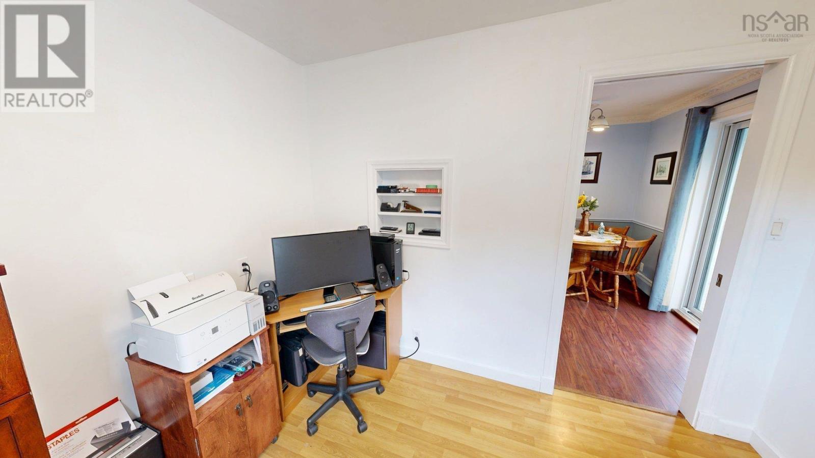 3095 MacLeod Avenue - 22