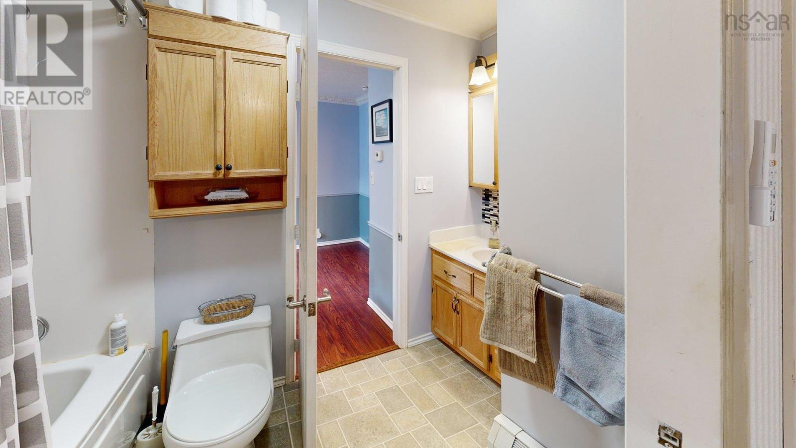 3095 MacLeod Avenue - 33