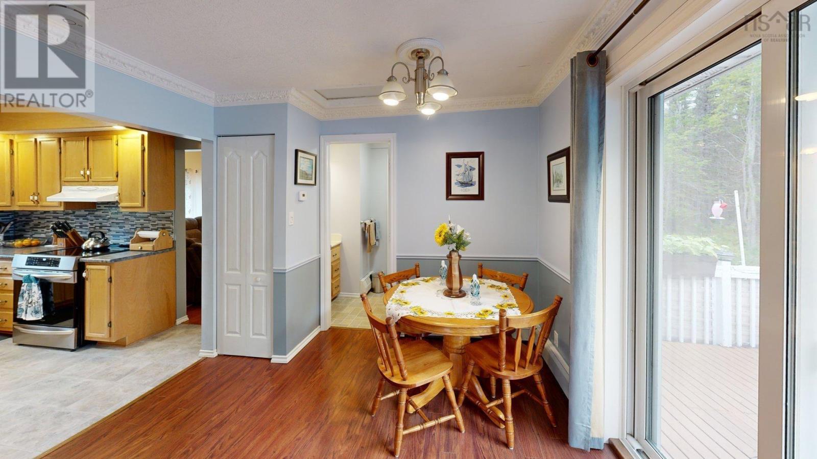 3095 MacLeod Avenue - 39