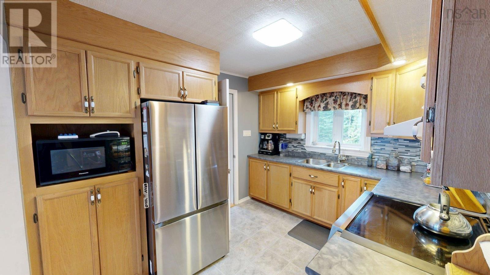 3095 MacLeod Avenue - 6