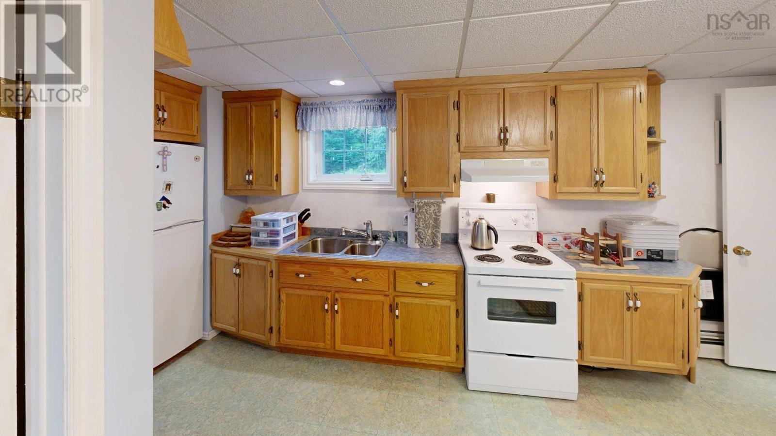 3095 MacLeod Avenue - 43