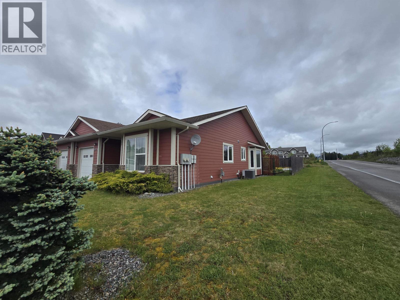 #1 5102 JOLLIFFE AVENUE - 3