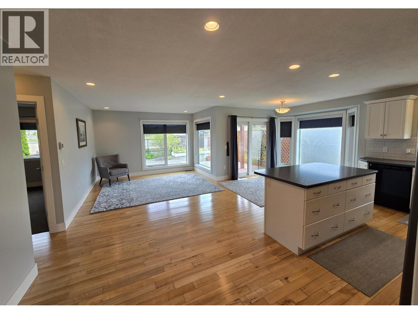 1 5102 JOLLIFFE AVENUE, Terrace