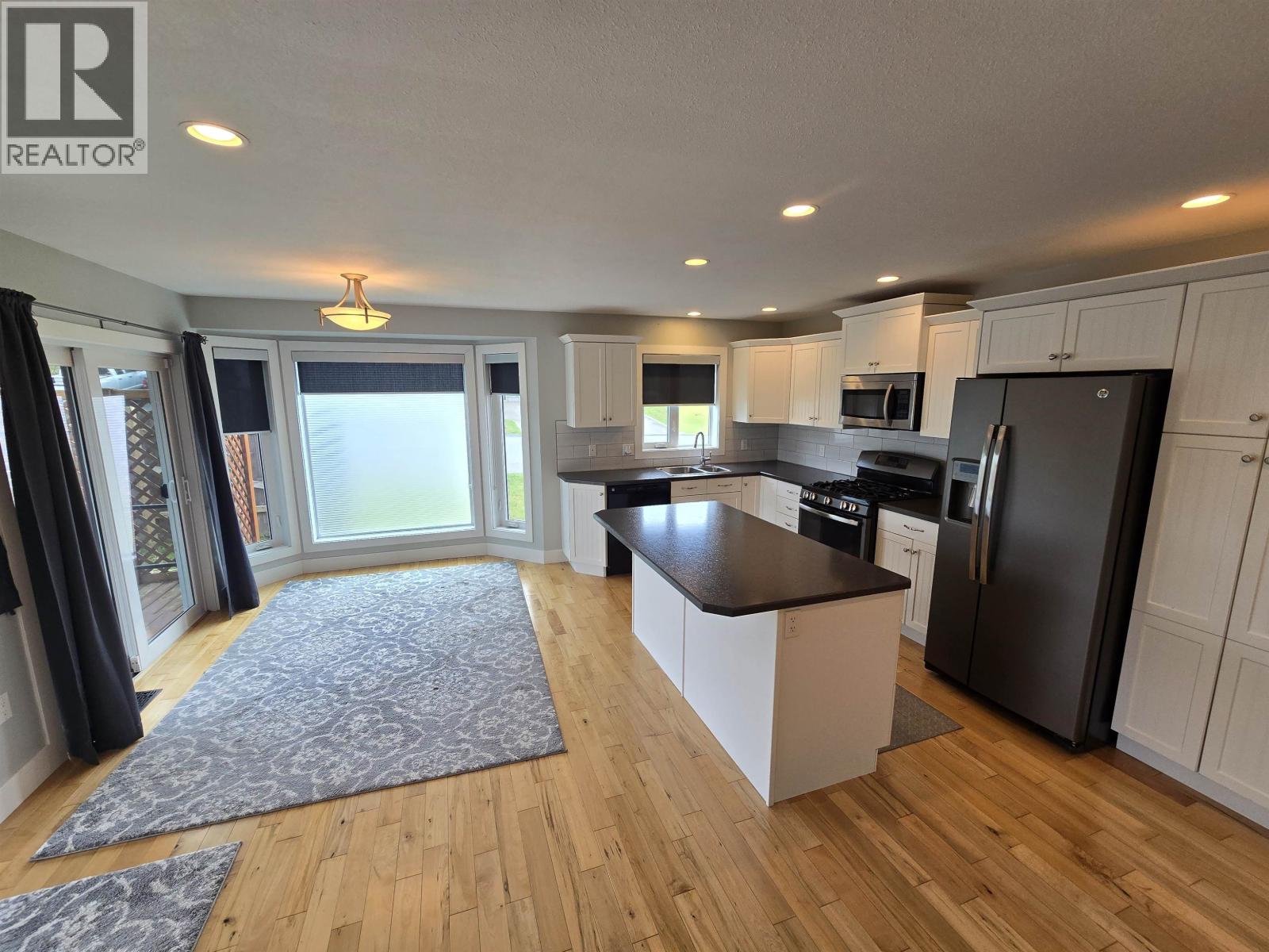 1 5102 JOLLIFFE AVENUE, Terrace