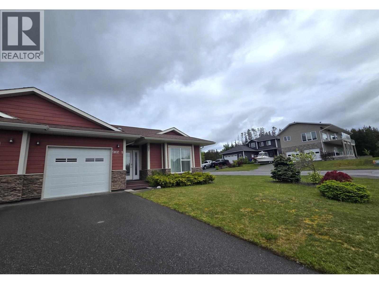 #1 5102 JOLLIFFE AVENUE - 2
