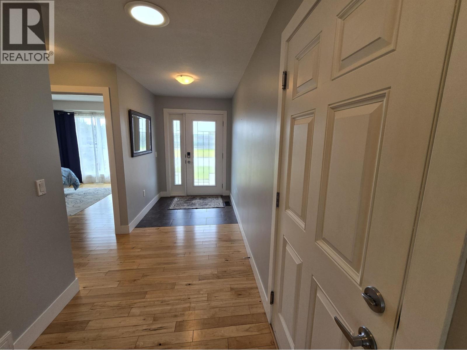 1 5102 JOLLIFFE AVENUE, Terrace