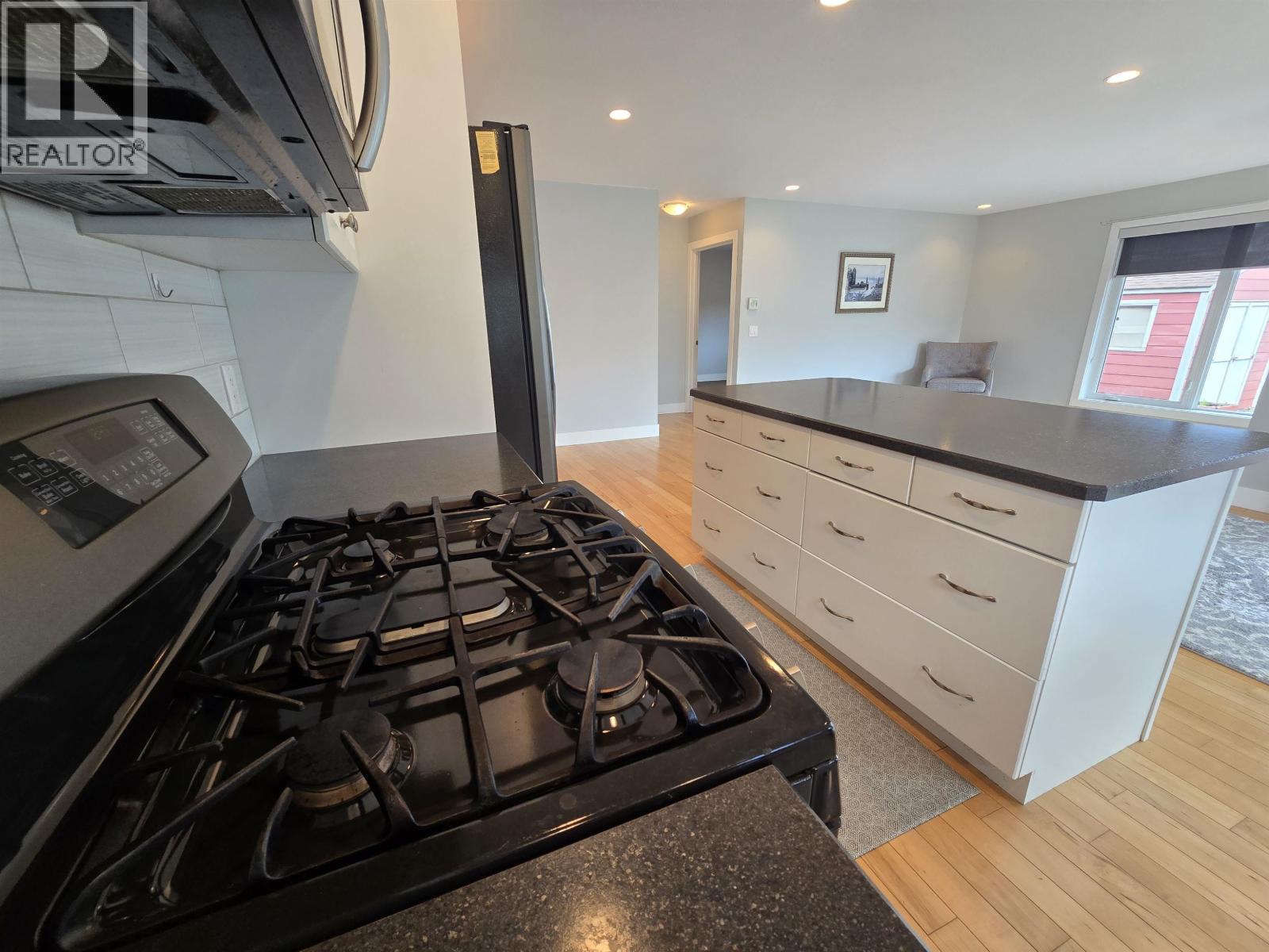 1 5102 JOLLIFFE AVENUE, Terrace