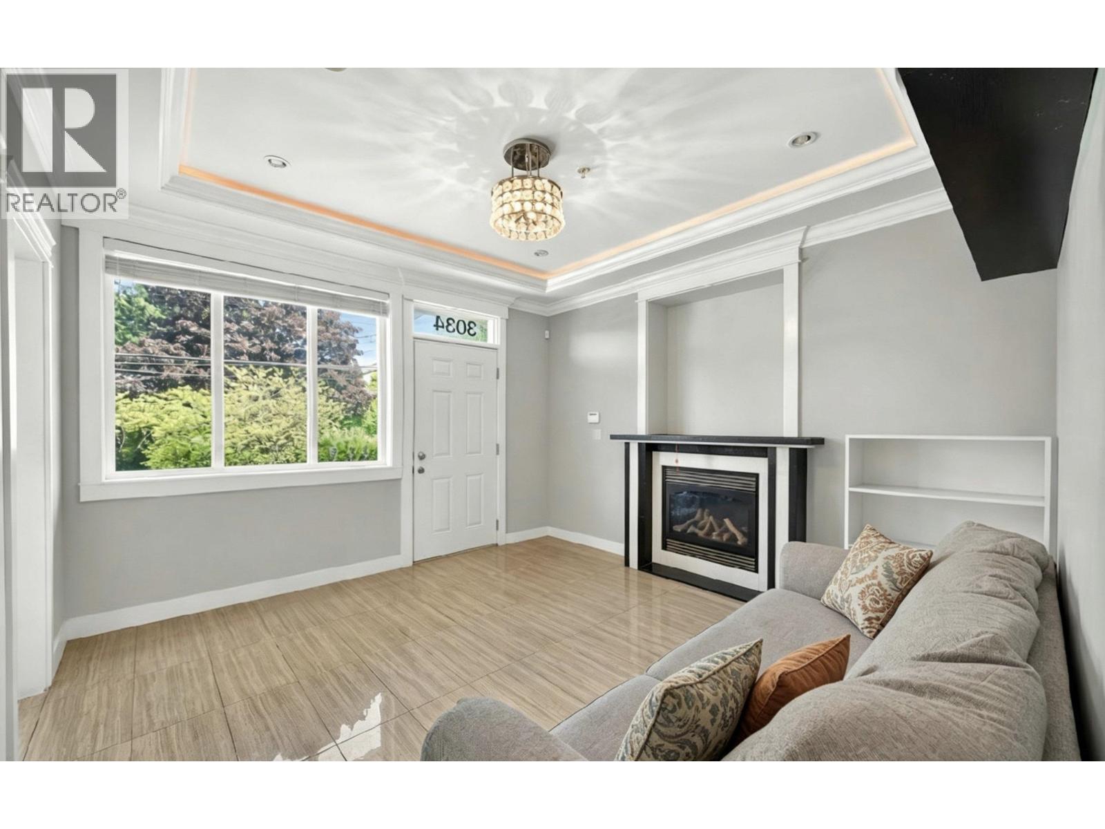 3034 KINGS Avenue - photo 2