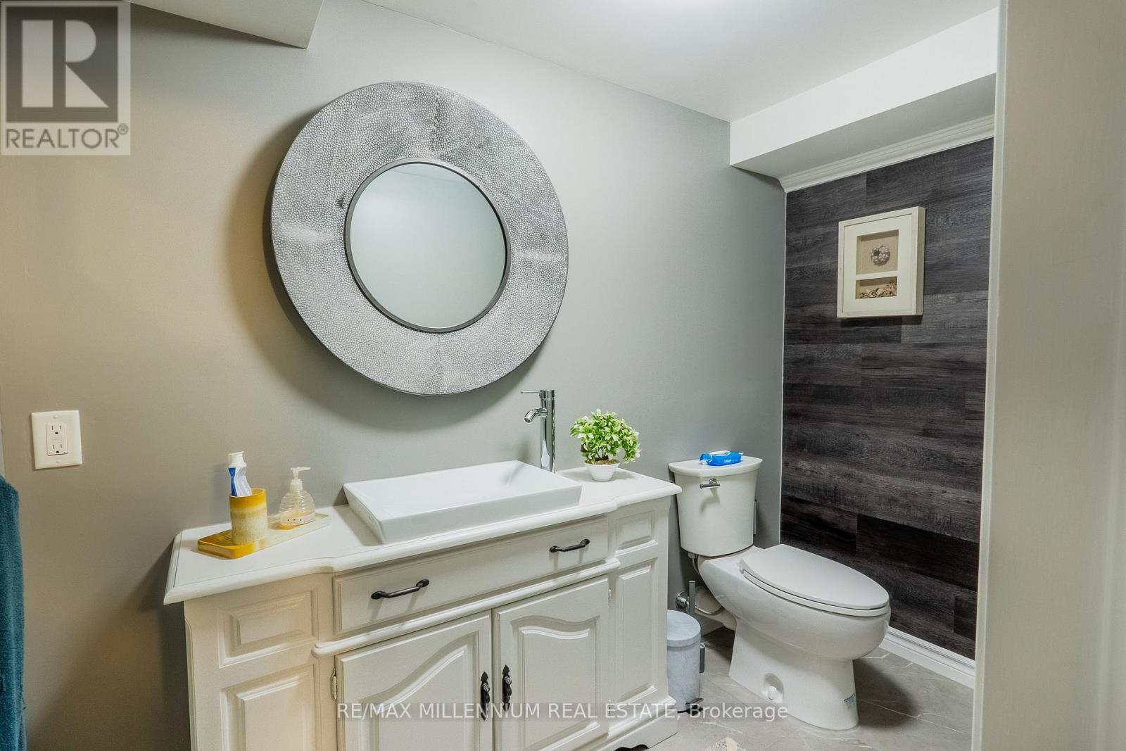 #11 230 MEADOWBROOK DRIVE - 17