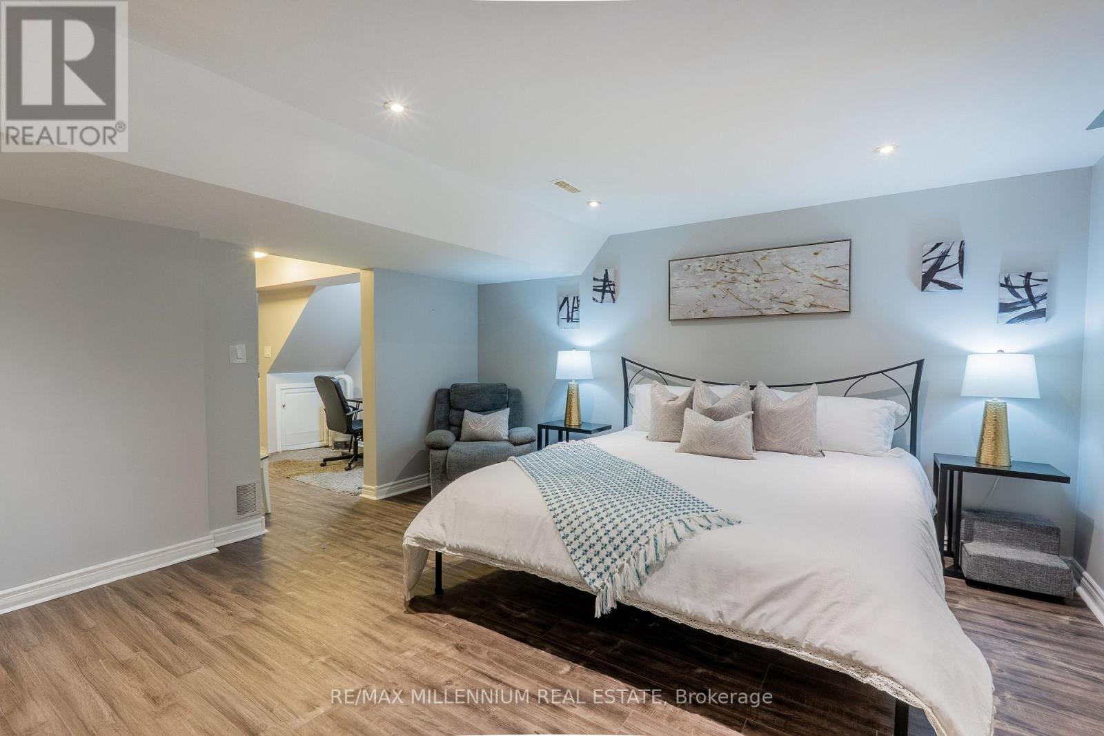 #11 230 MEADOWBROOK DRIVE - 30