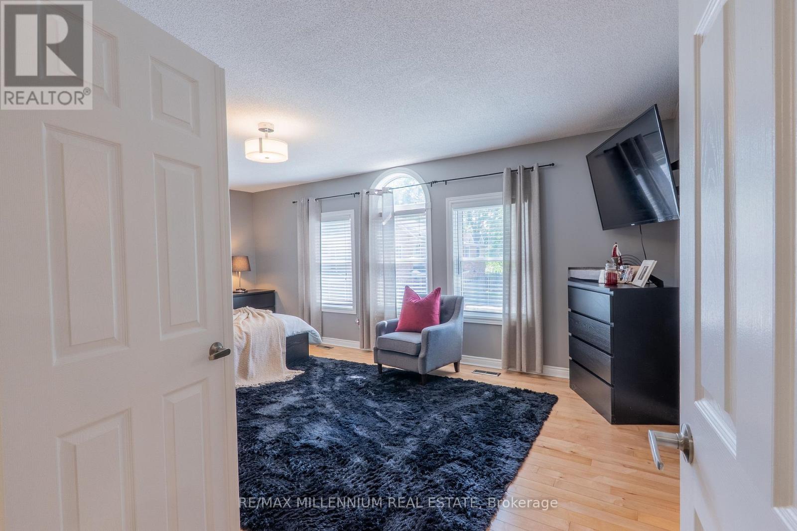 #11 230 MEADOWBROOK DRIVE - 39