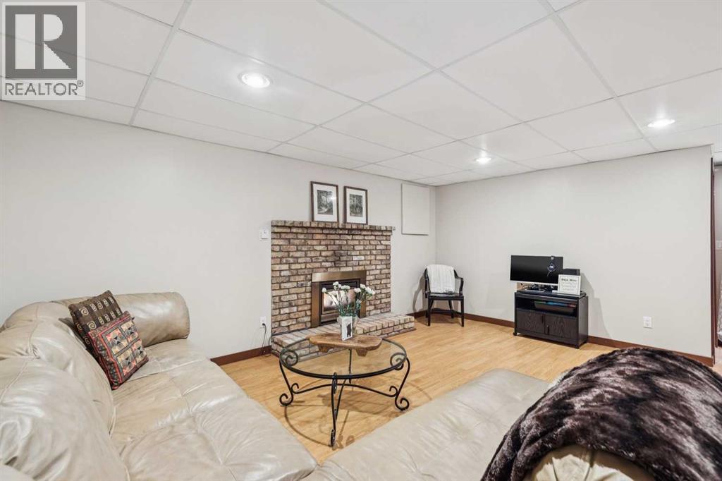 68 Woodmont Rise SW - 37