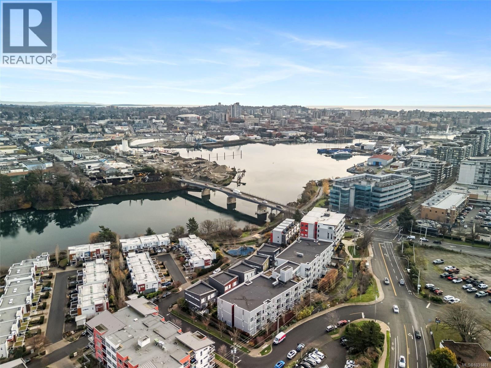 404 767 Tyee Road, Victoria
