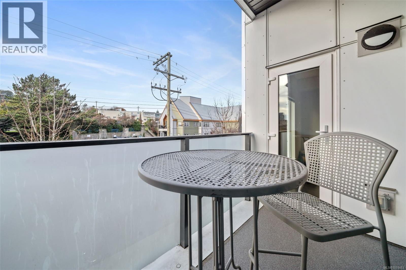 404 767 Tyee Road, Victoria