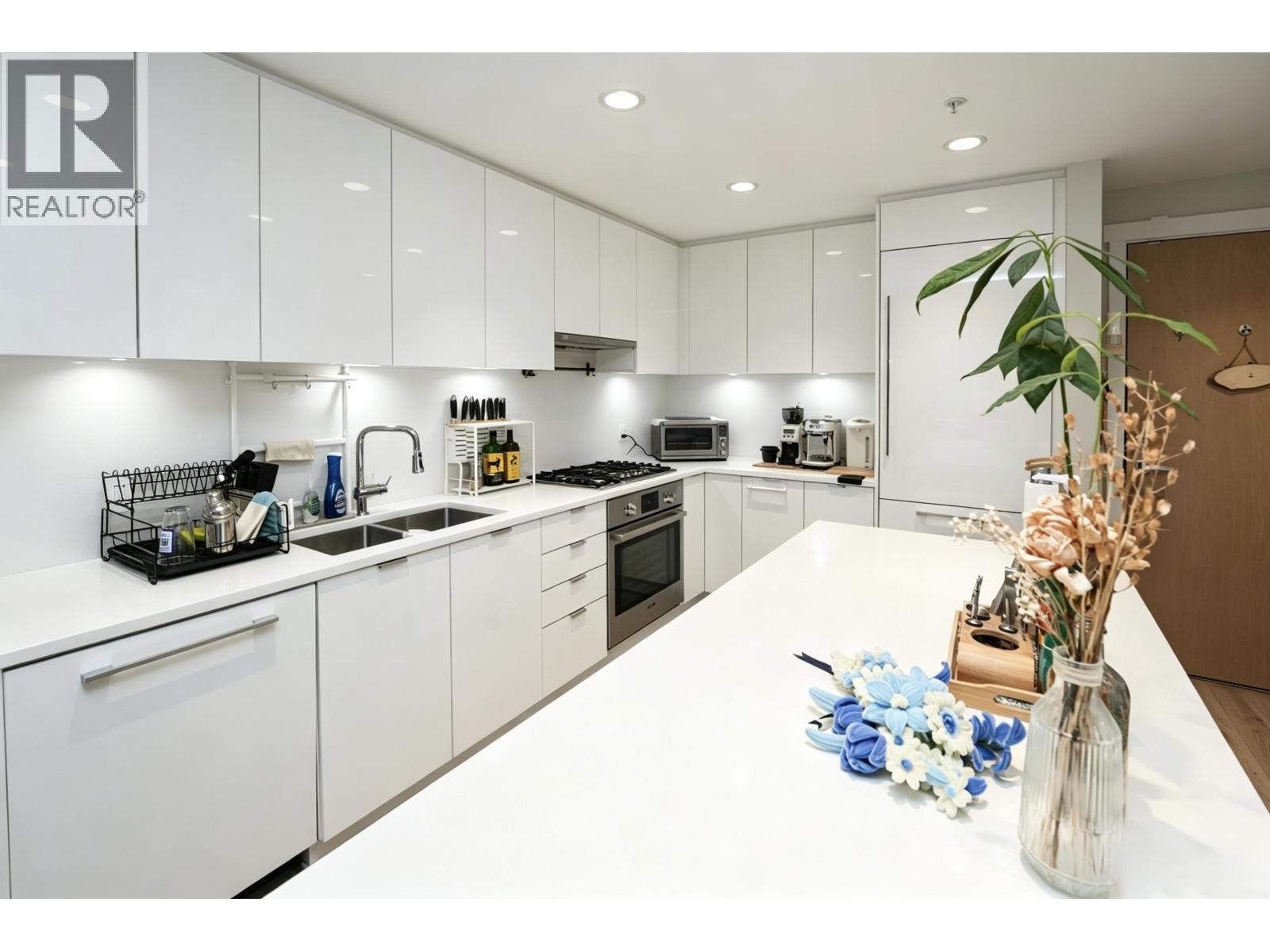 107 9233 ODLIN ROAD, Richmond