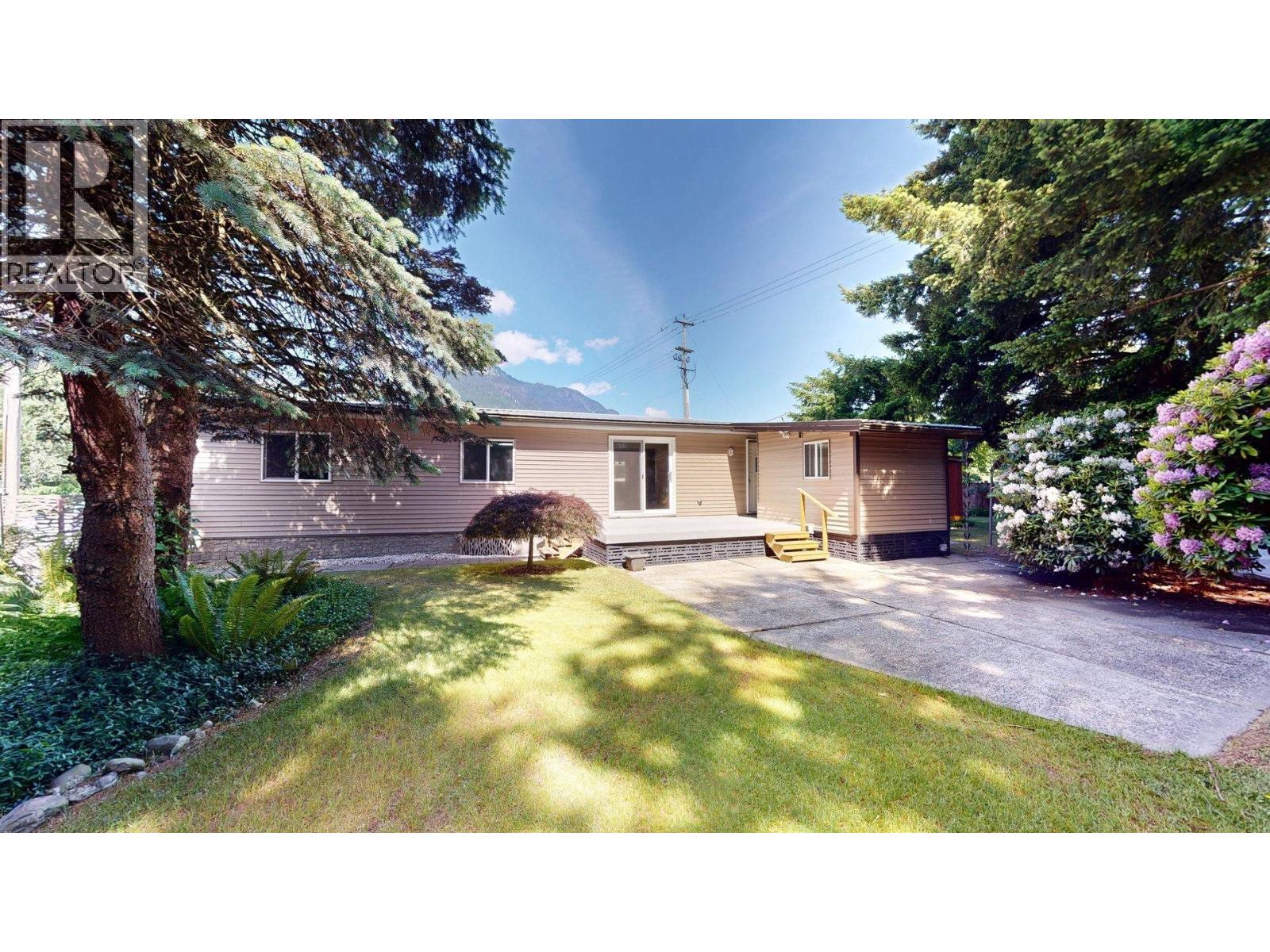 91 1830 MAMQUAM ROAD, Squamish — photo 3