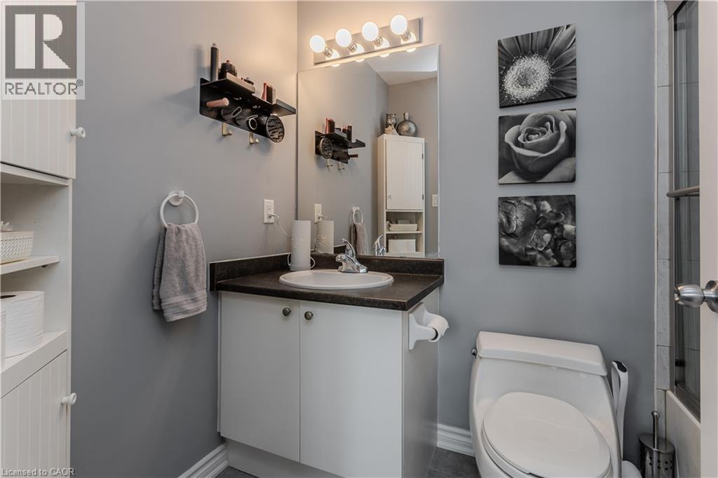 #205 5327 UPPER MIDDLE Road - 17