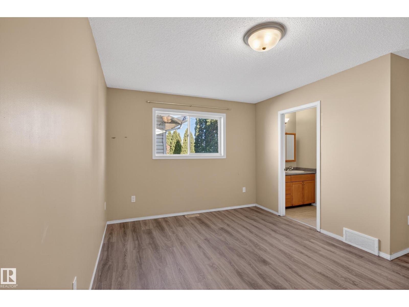 5204 55 Ave — photo 22