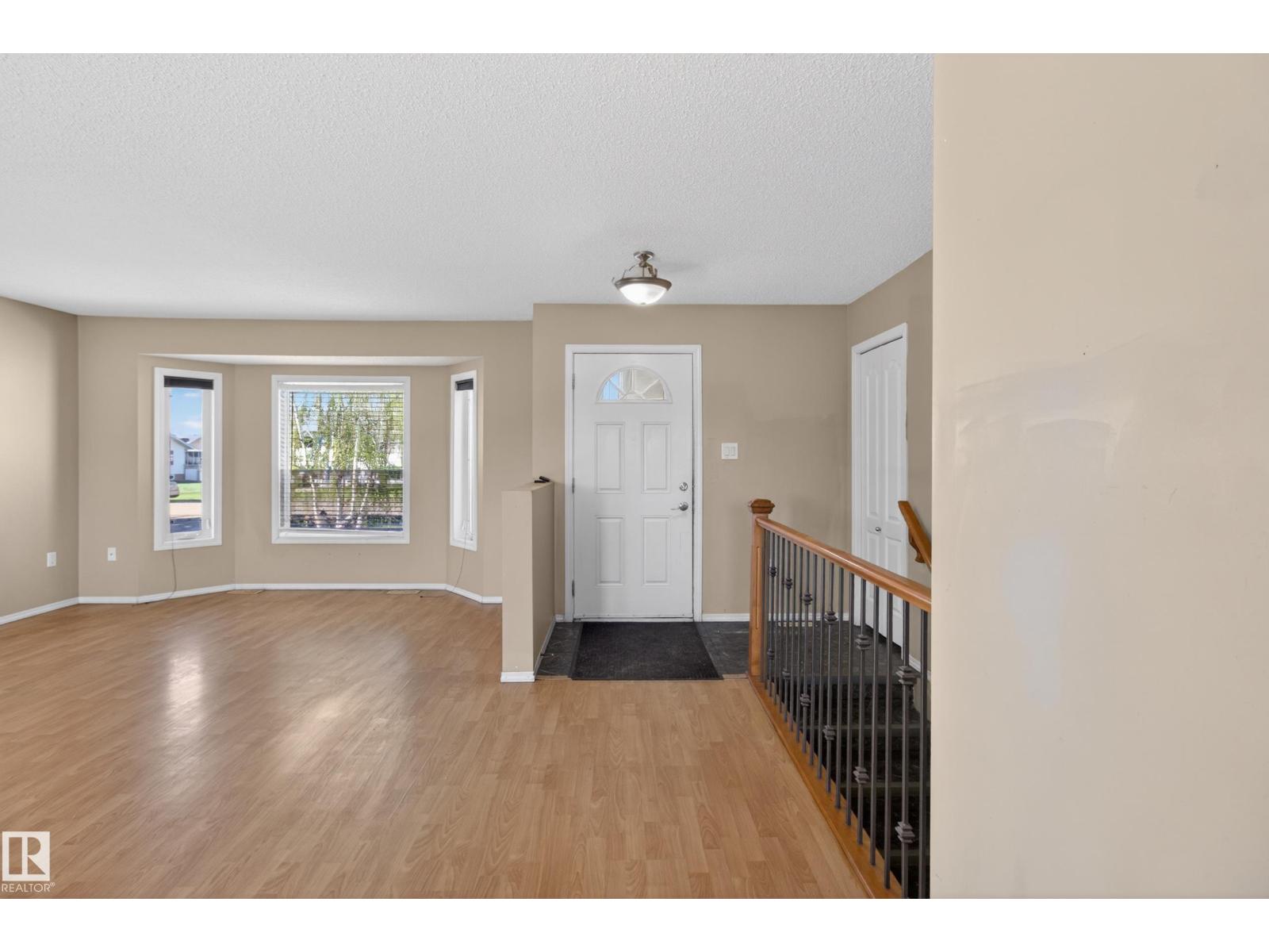 5204 55 Ave - photo 4