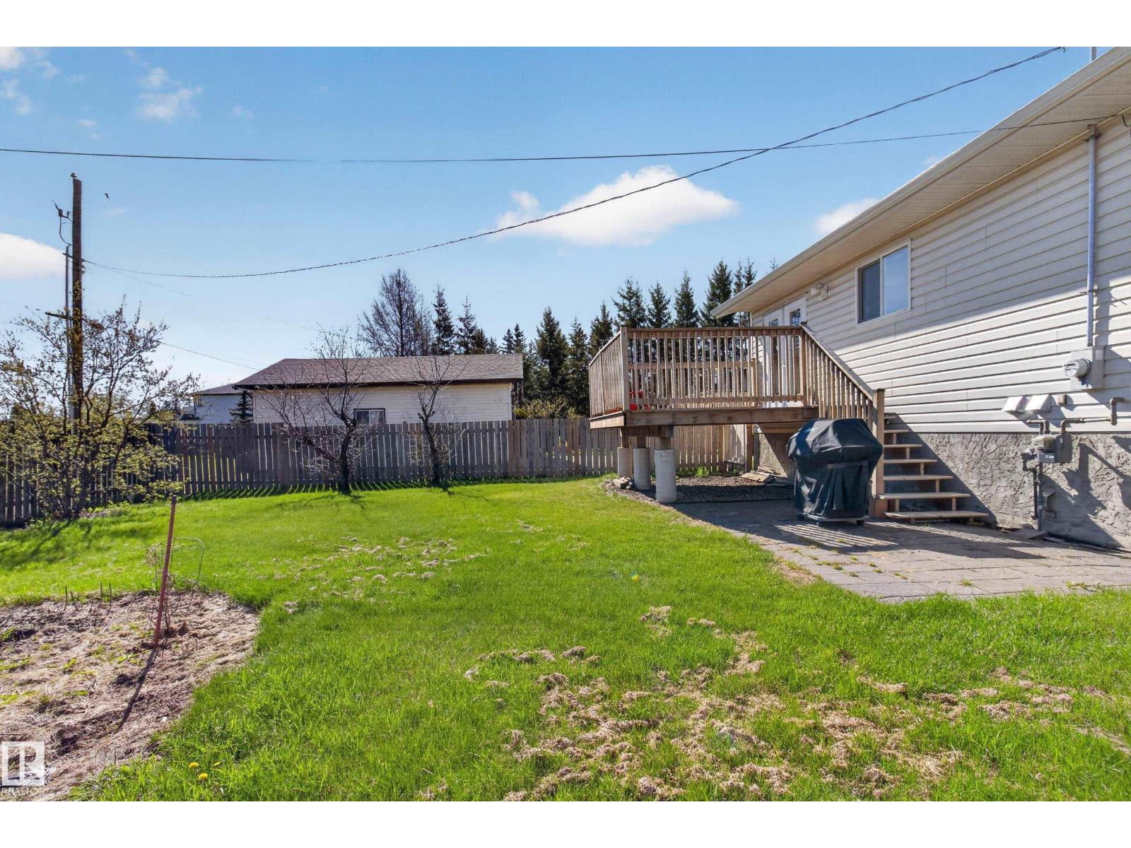 5204 55 Ave — photo 39
