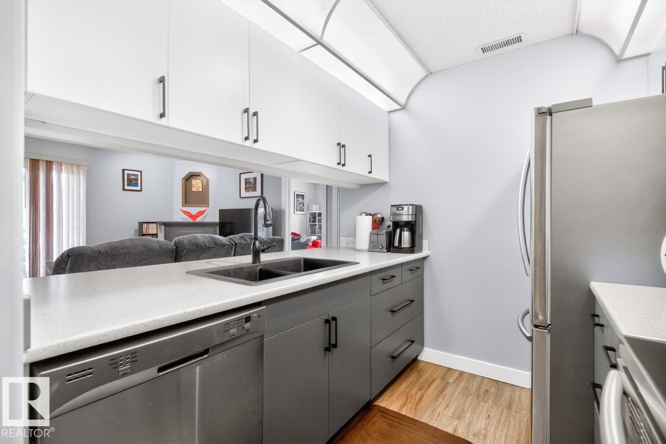 #220 16303 95 ST NW - 10