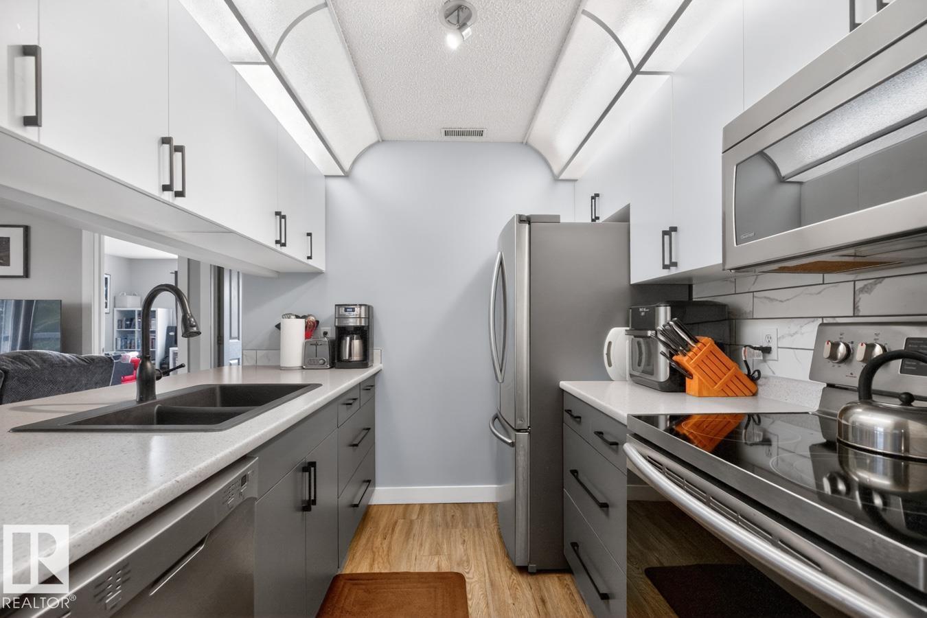 #220 16303 95 ST NW - 9