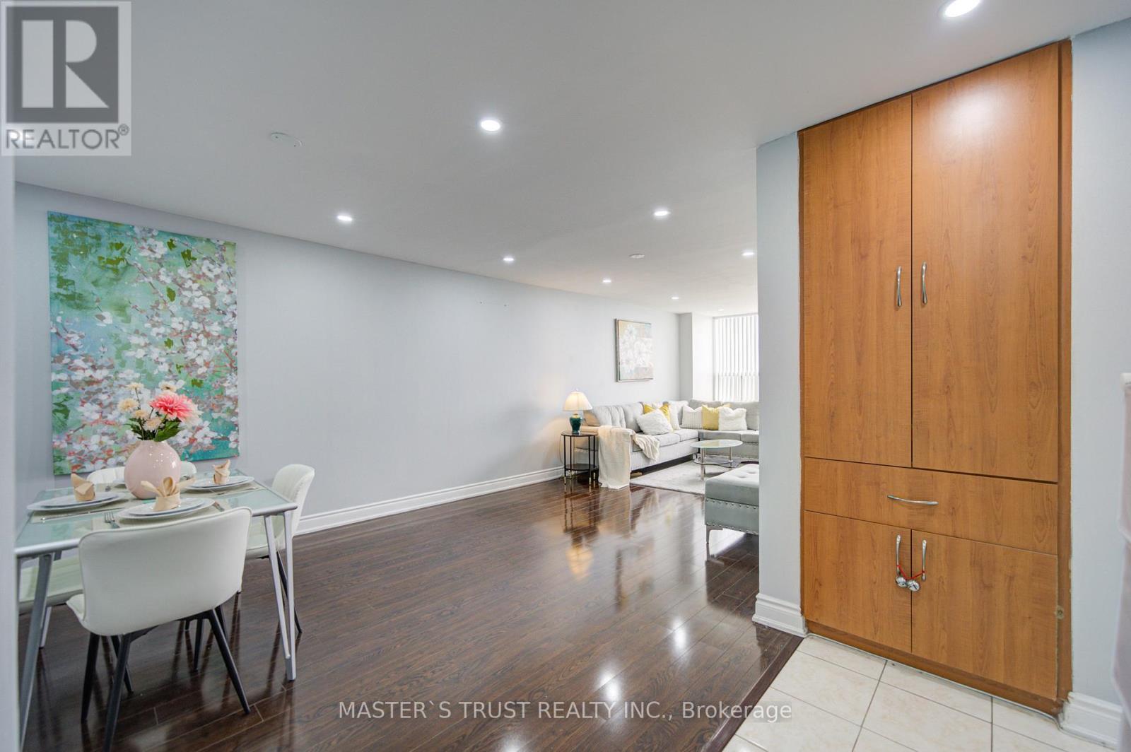 #1906 390 DIXON ROAD - 11