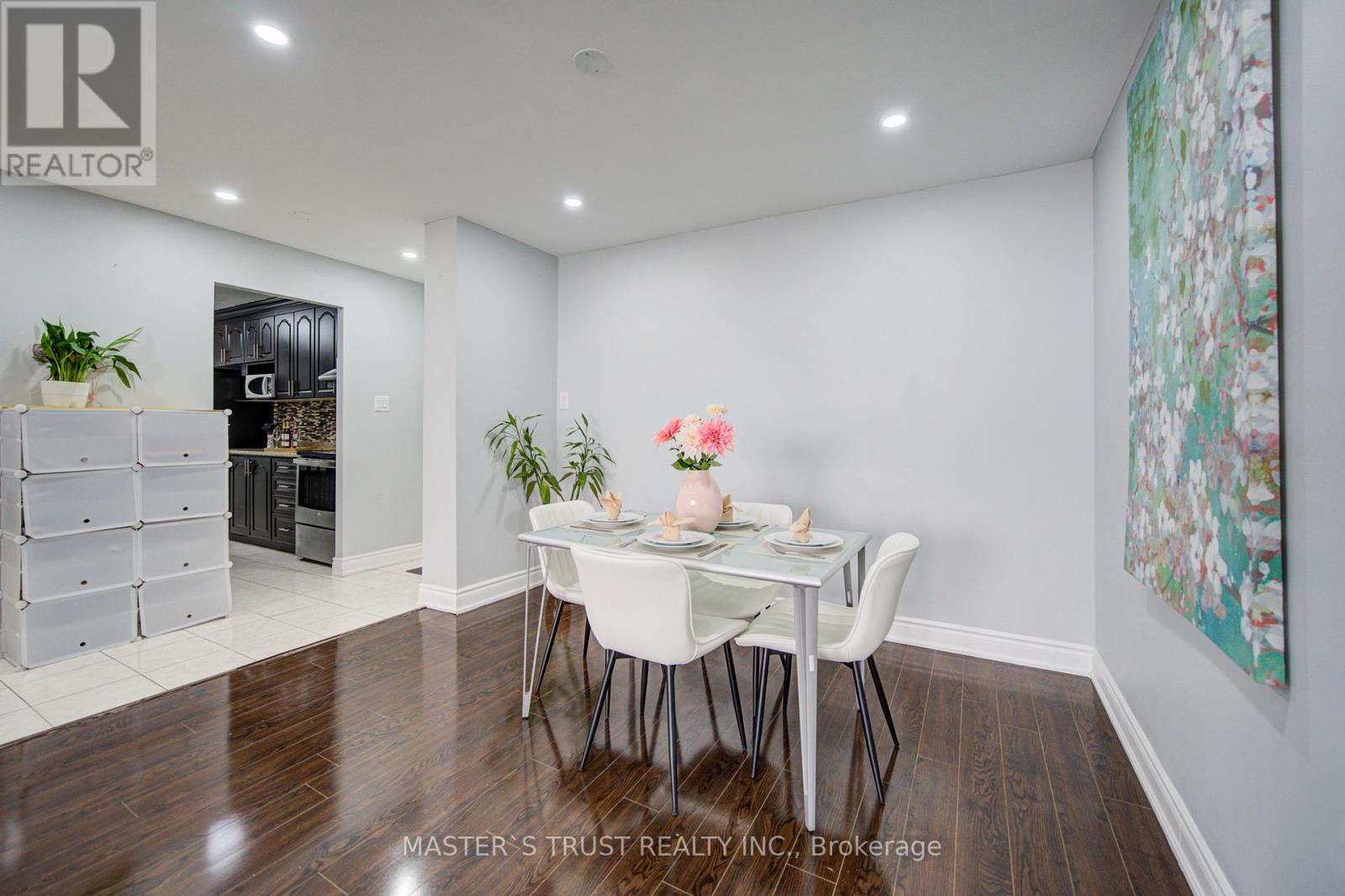 #1906 390 DIXON ROAD - 14
