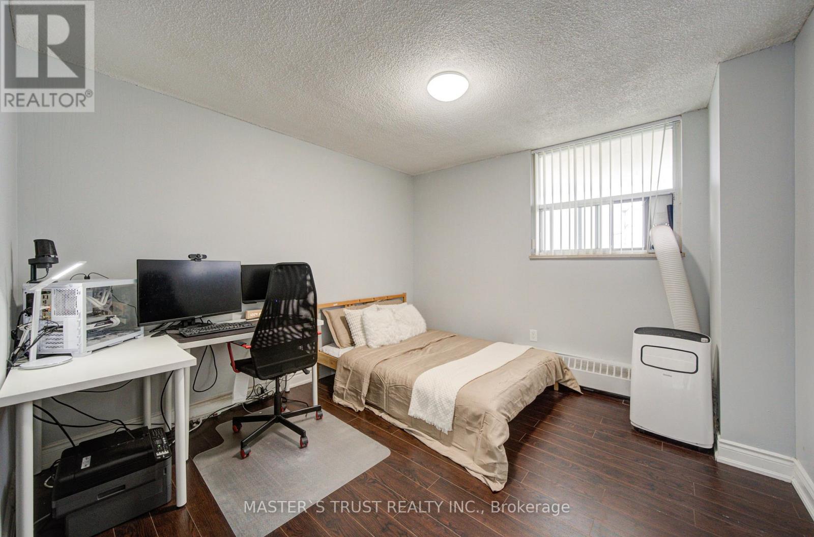 #1906 390 DIXON ROAD - 26