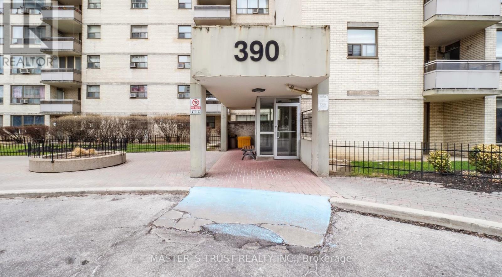#1906 390 DIXON ROAD - 3