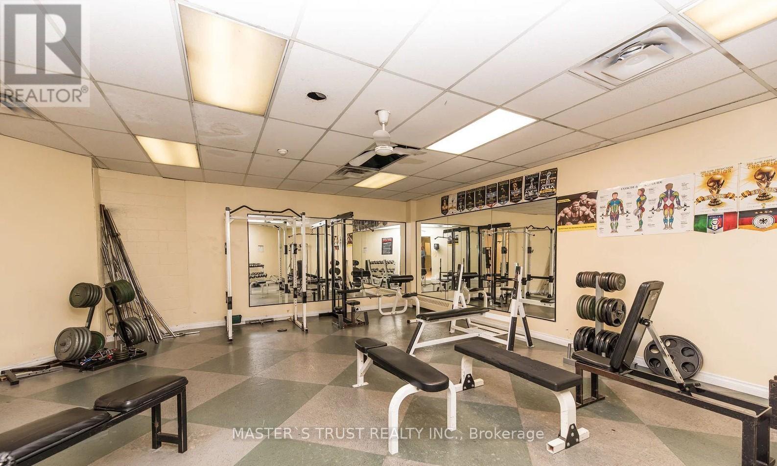 #1906 390 DIXON ROAD - 41