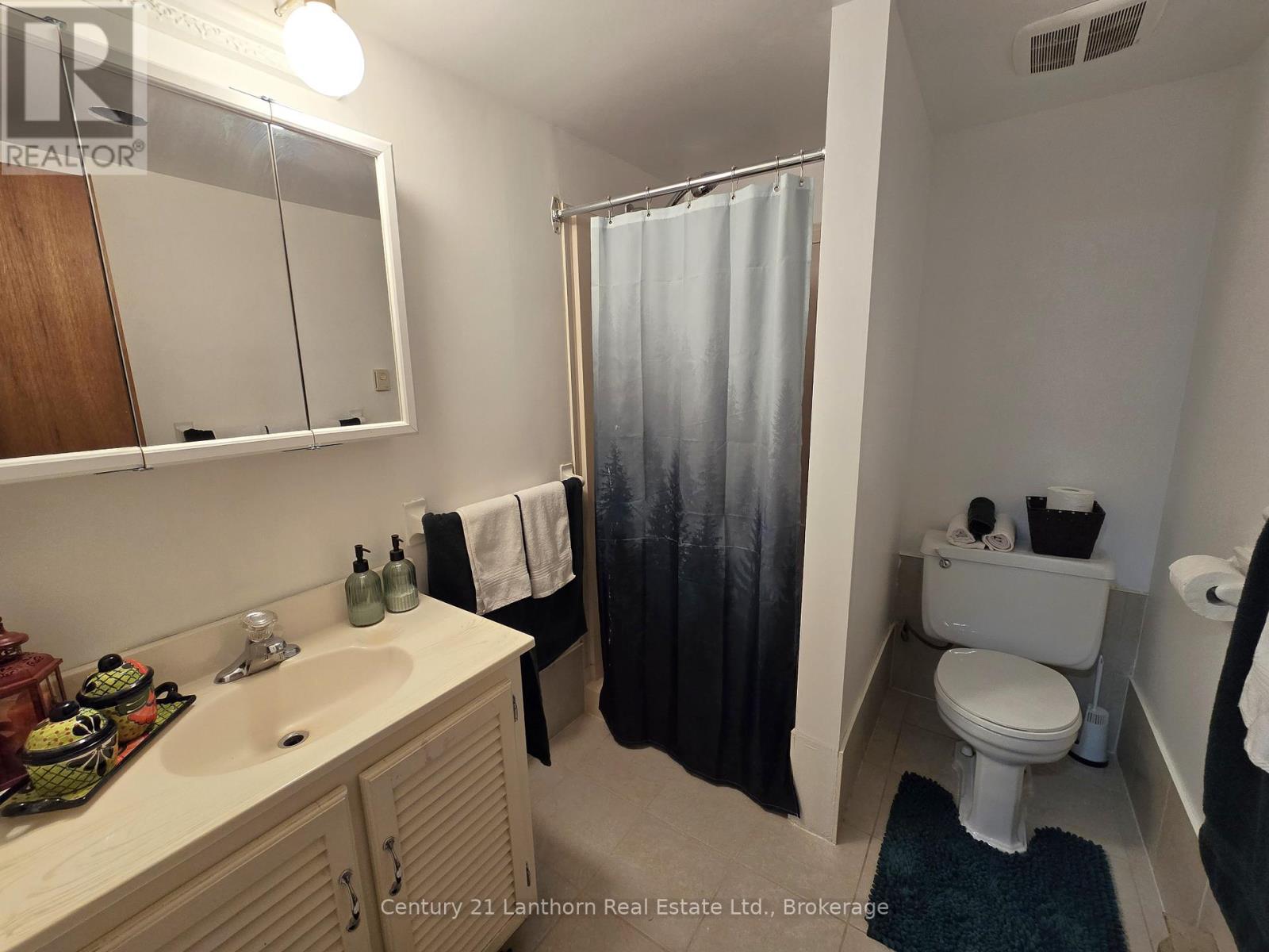 15 MELROSE CRESCENT - 44