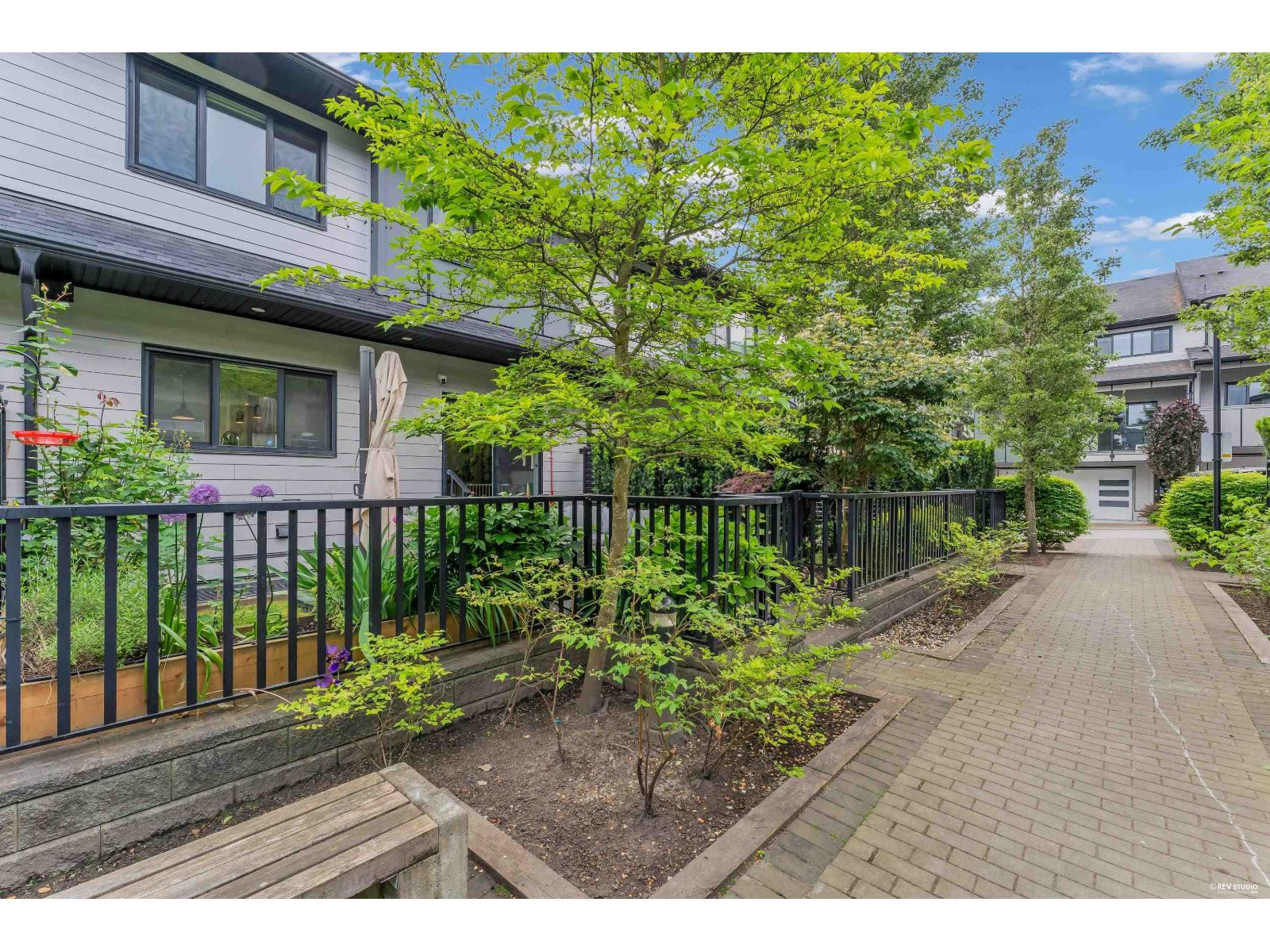 27 15177 60 AVENUE, Surrey