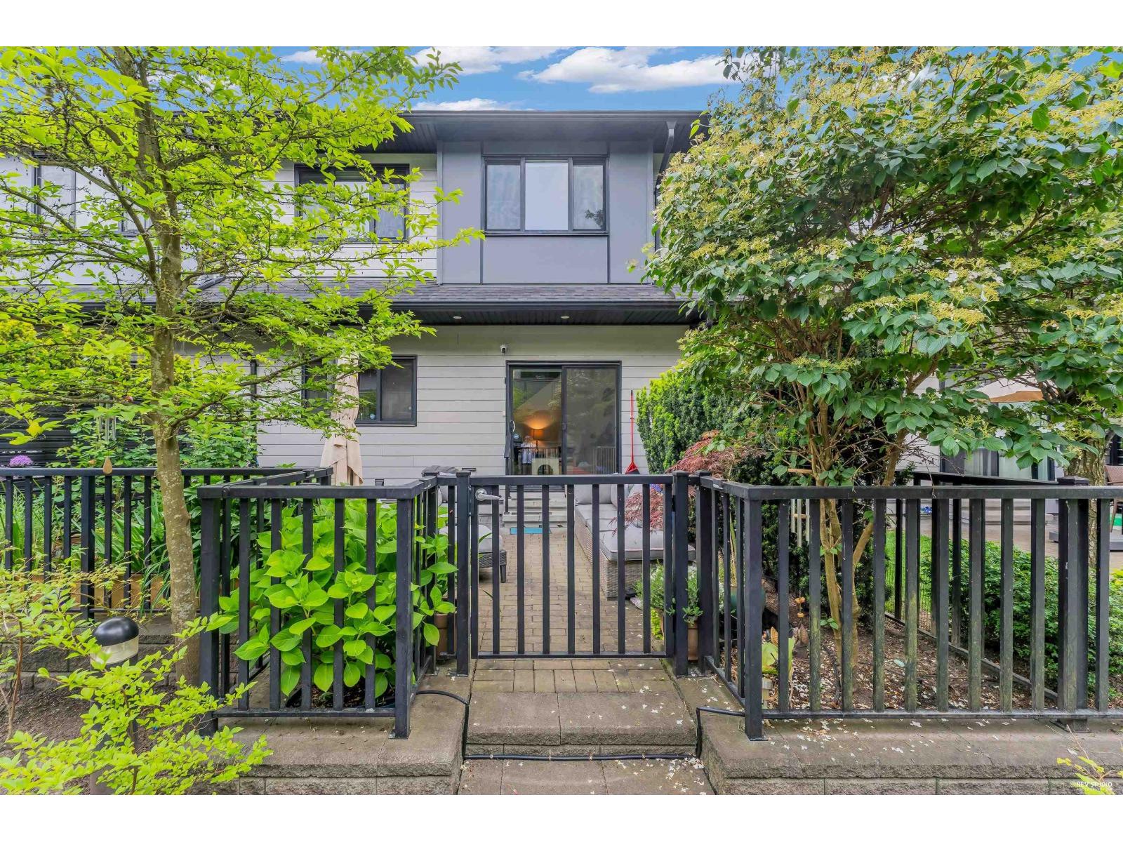27 15177 60 AVENUE, Surrey